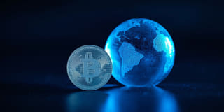 Cryptocurrency weergegeven als onderdeel van de bredere wereldwijde financiële markten